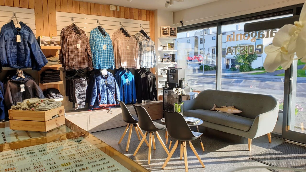 Veiðibúðir - séð inn í verslun Veiðiflugna